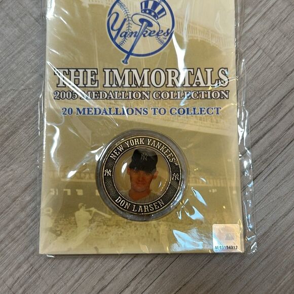 Don Larsen #18 Immortals 2005 Medallion Collection New York Post Yankees Coin - Picture 2 of 5